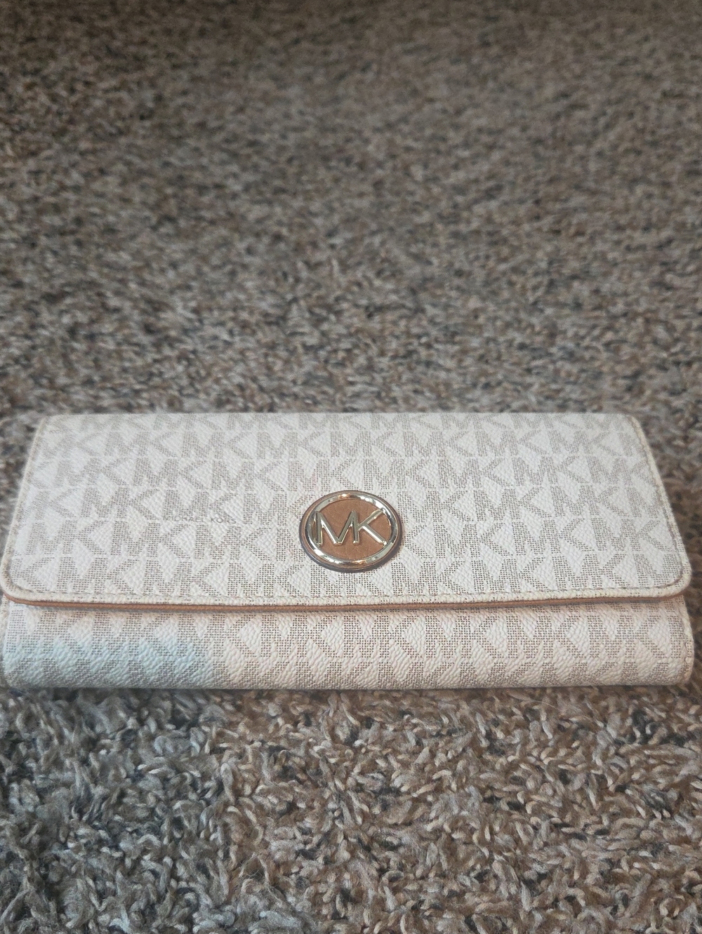 Michael Kors Cream/White MK Continental Wallet with Gold Logo - Picture 13 of 14
